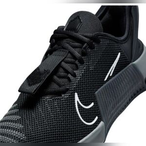 NIB NIKE Metcon 9 Sneaker, Size 9 Women's